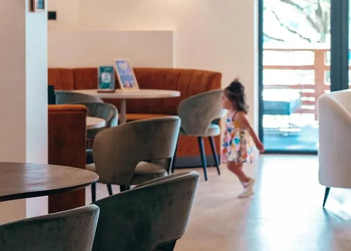 Hob La Truffiere מלון 4*