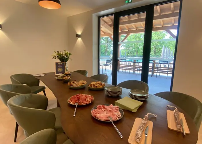 Hob La Truffiere מלון 4*